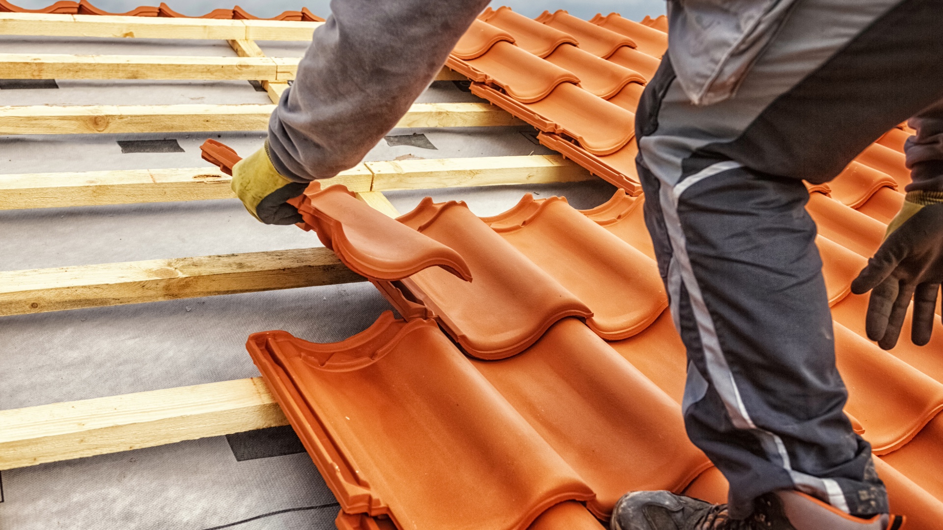 Wat bepaalt de prijs van dakwerken echt?